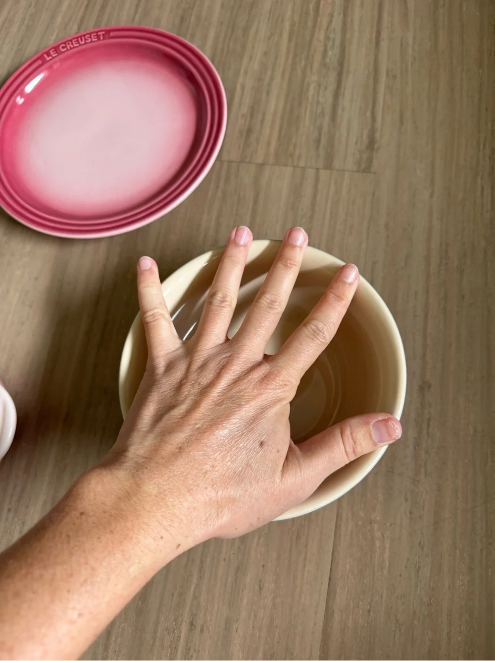 Le Creuset Pink and Cream Stoneware 3 Piece Bowls and Plate Set